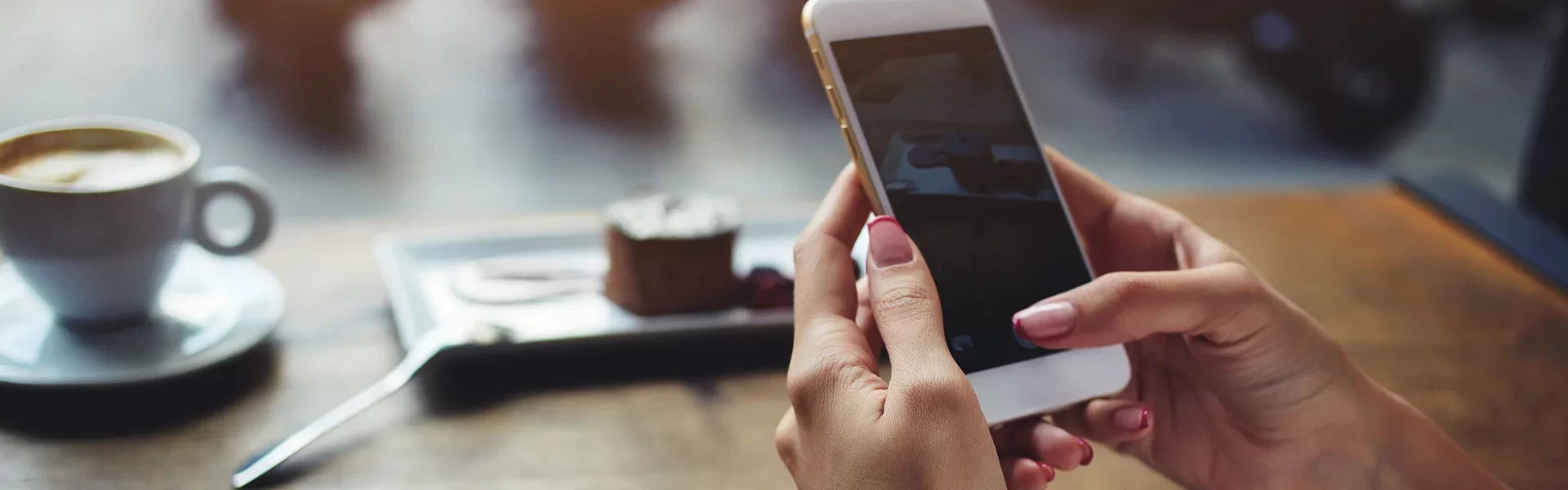 955-contact_header.webp 955-contact_header.webp